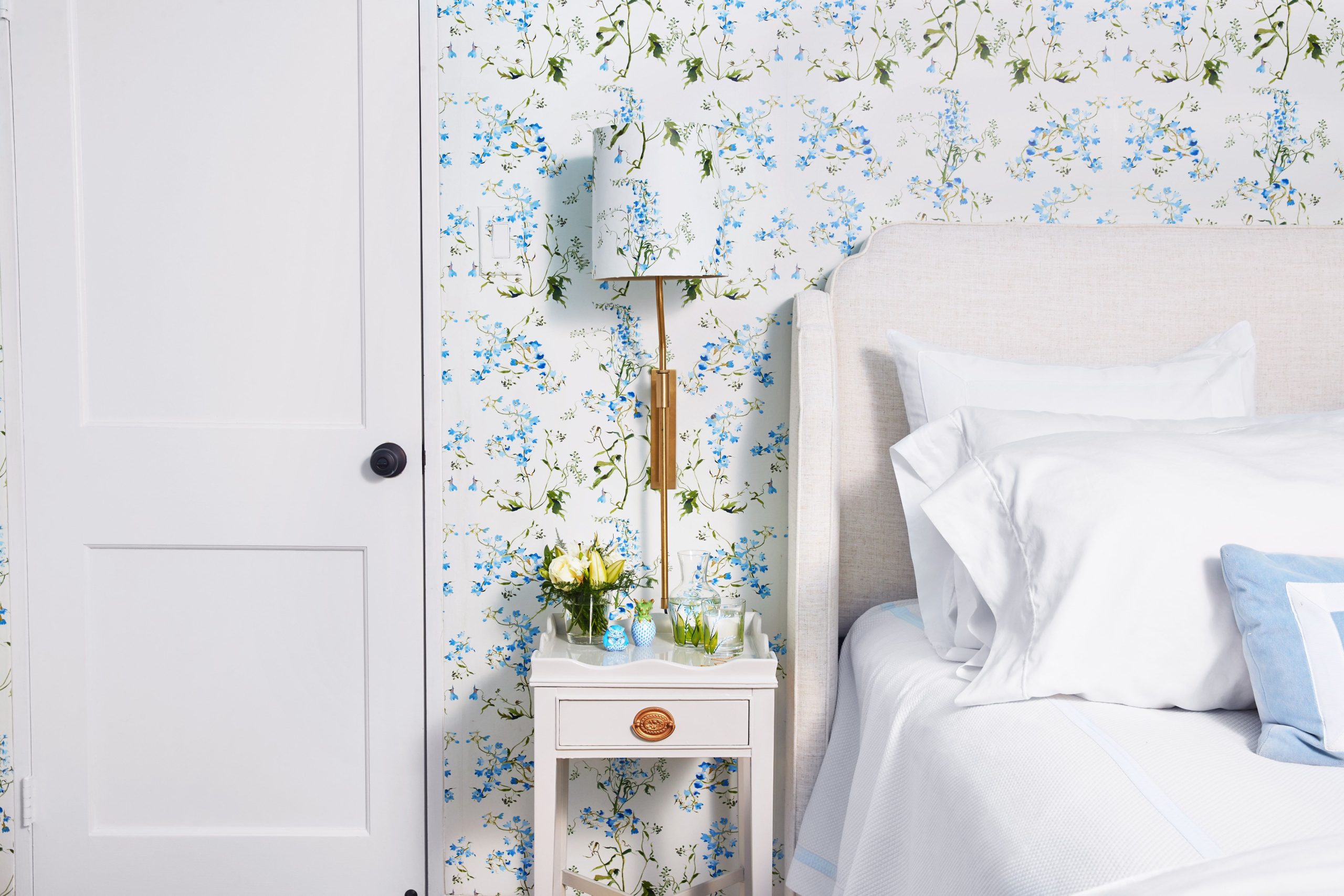 10 Elegant And Modern Bedroom Wallpaper Ideas To Transform Your Space pertaining to Unlocking the Secrets to a Beautiful Wallpapered Room