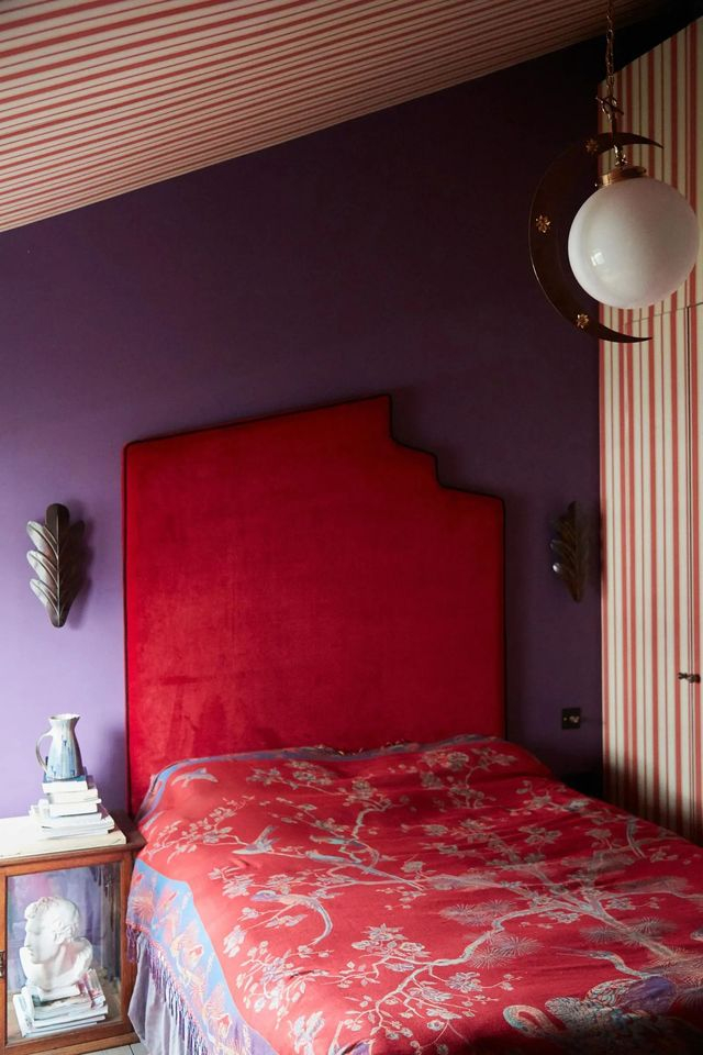 5 Spaces With Amazing Patterned Wallpaper To Inspire Your Next ... with Transforming Spaces The Art of Patterned Wallpaper Application