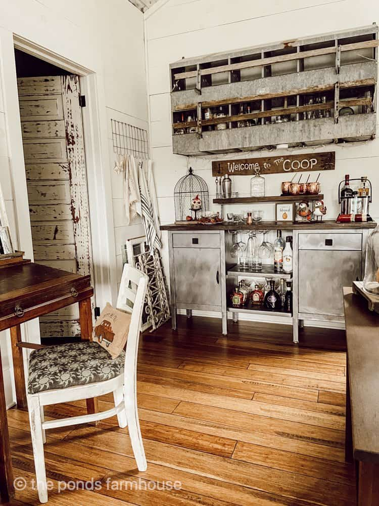 Industrial Farmhouse Decor 21 Charming Modern Farmhouse Living Room regarding The Art of Blending Industrial and Farmhouse Styles in Lighting