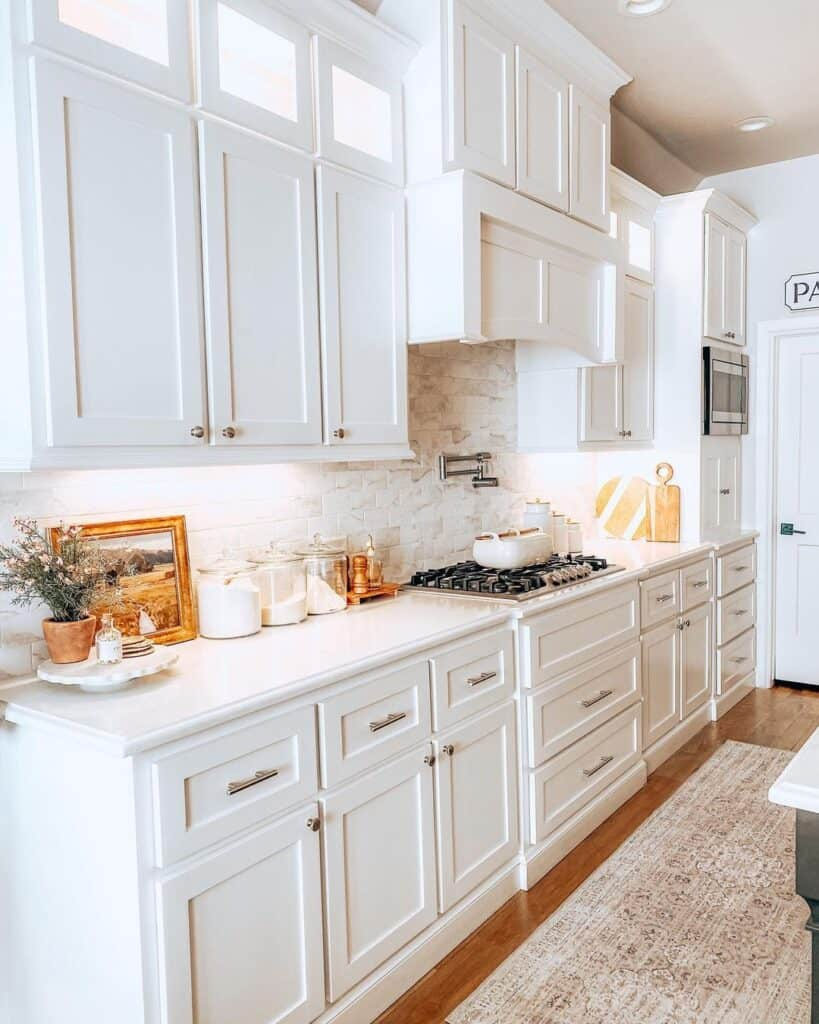 White Farmhouse Kitchen With Shaker Cabinets - Soul &Amp; Lane for