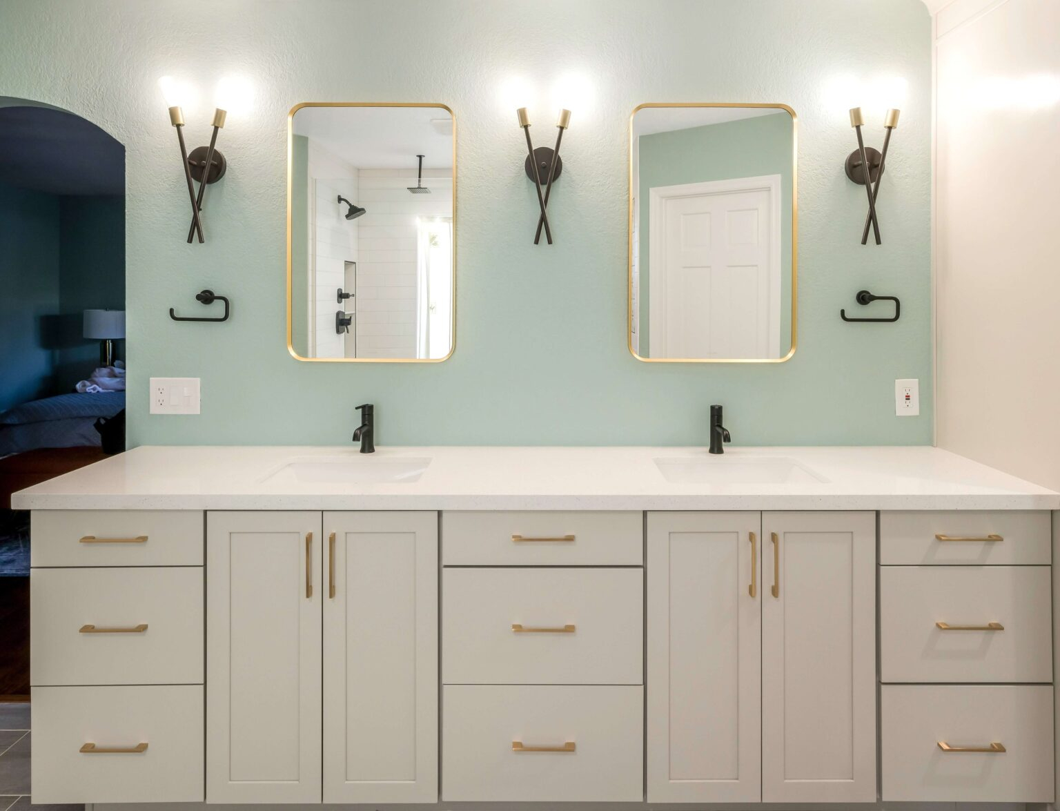 Size It Right: Your Essential Bathroom Mirror Size Guide for