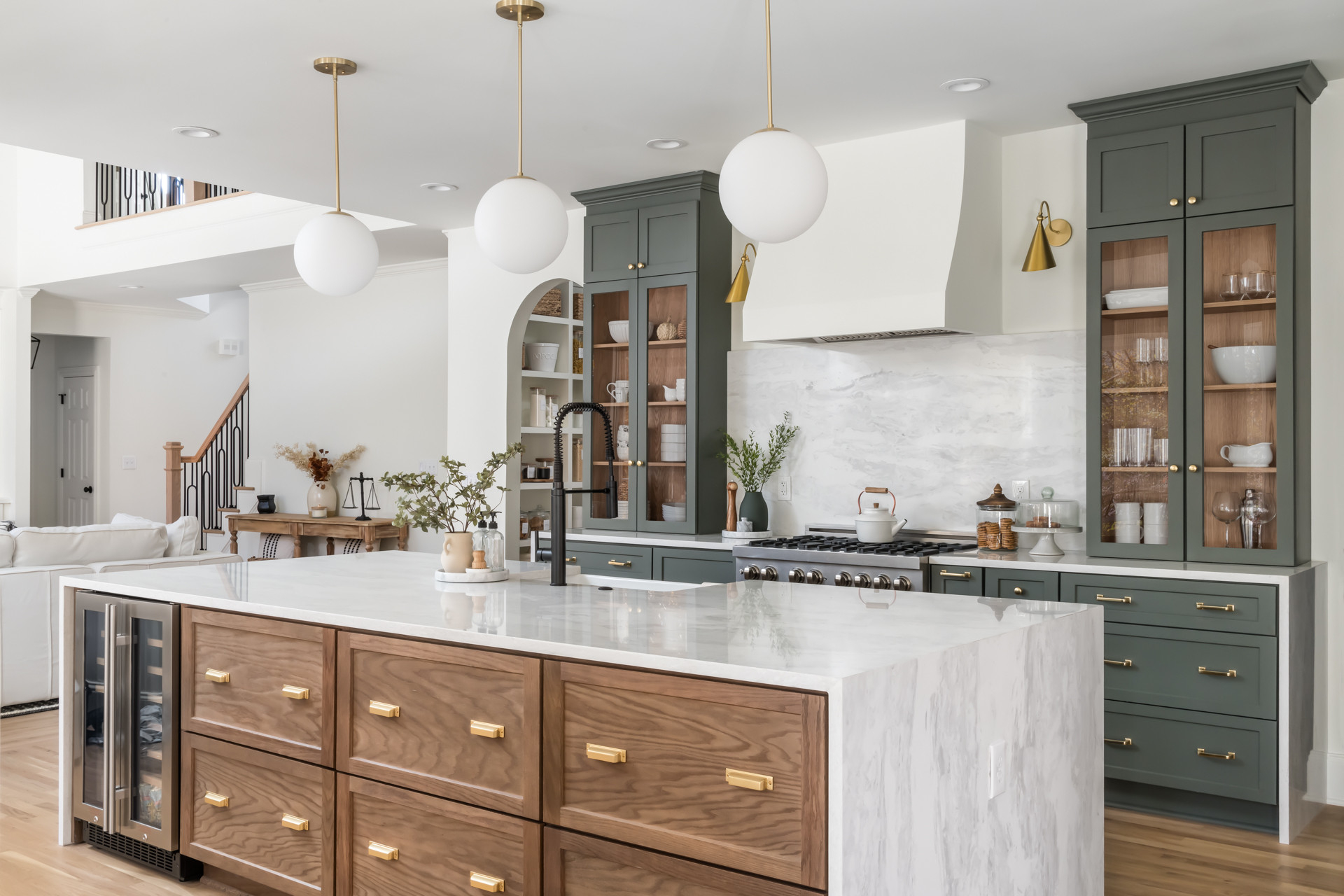 15 Lasting Design Ideas From The Best Of Houzz 2025 Award Winners in Designing Kitchens That Embrace the Natural Landscape