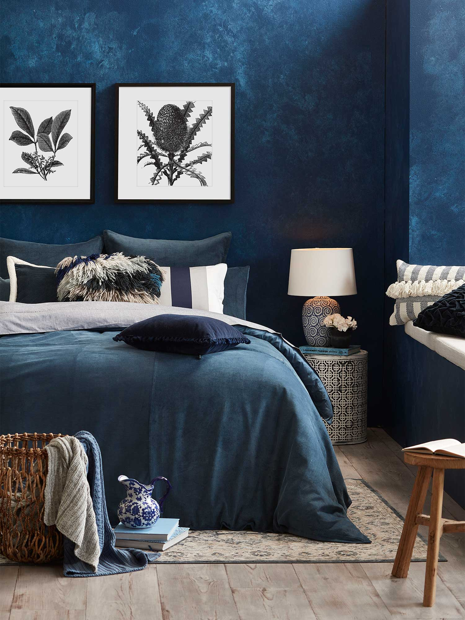 7 Creative Feature Wall Ideas For A Stunning Bedroom in Your Guide to Chic Feature Walls in Popular Bedrooms Summer 2018