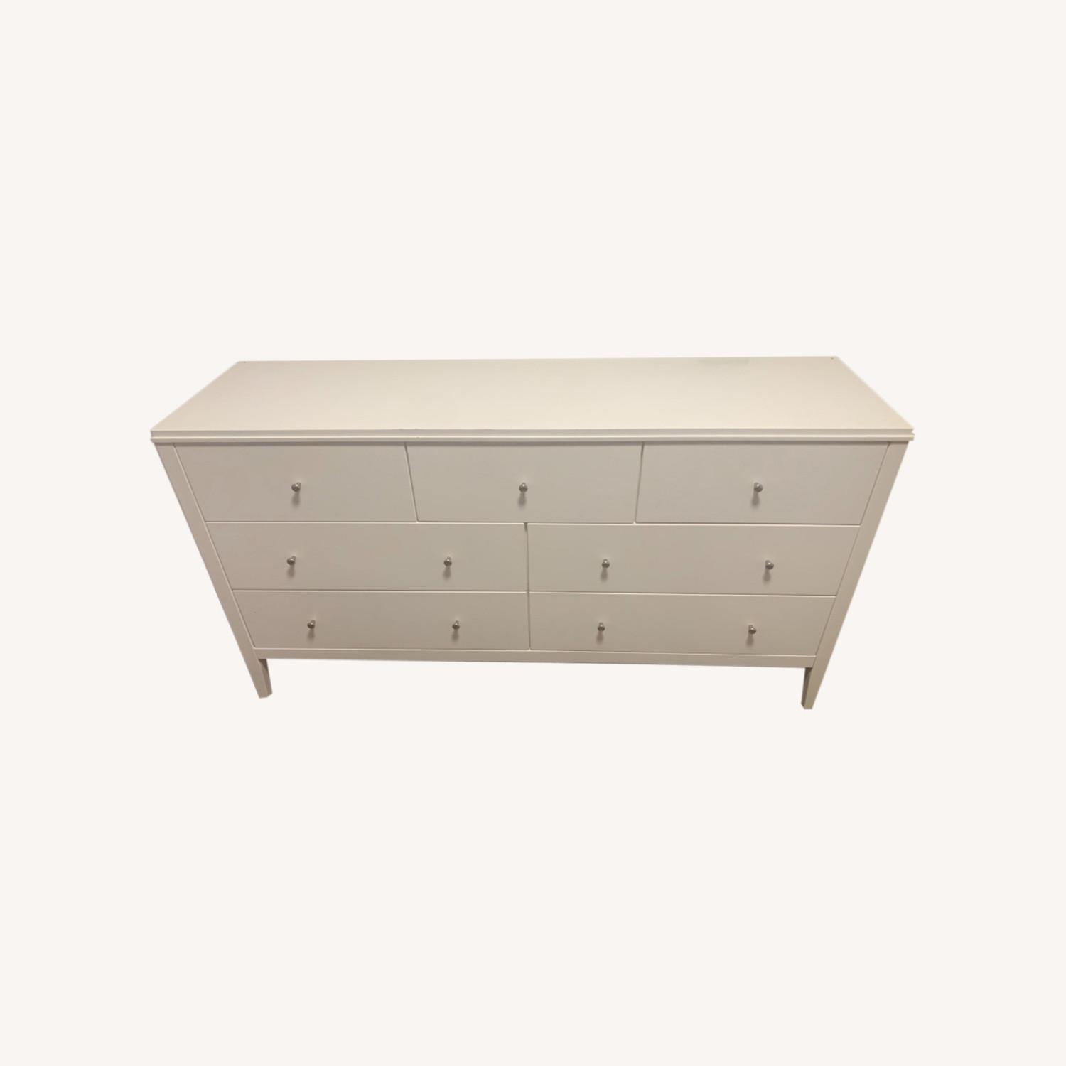 7 Drawer Dresser White - Aptdeco for A Deep Dive Into the Carmel 7 Drawer Dresser White Design and Functionality