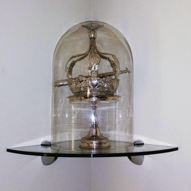Floating Glass Shelf (Corner) With Chrome Brackets, 10"X10 ... for Floating Glass Shelf (Corner), 6X6 Inch W/ Chrome Brackets-Clear Glass