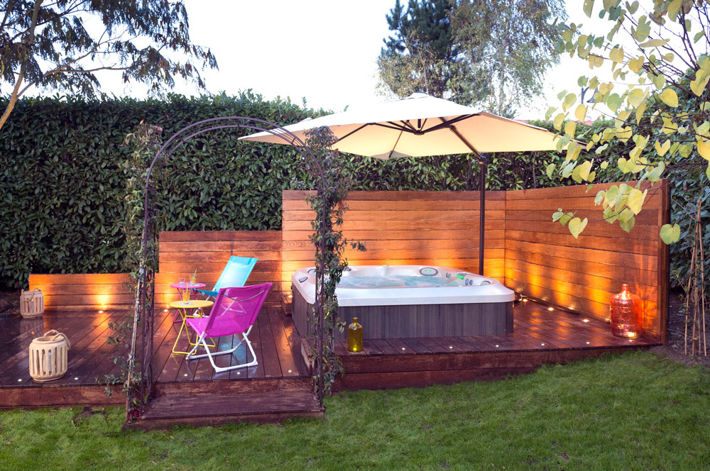 15+ Hot Tub Privacy Ideas For You In 2022 - Updated Designs for Deck Shower Hacks